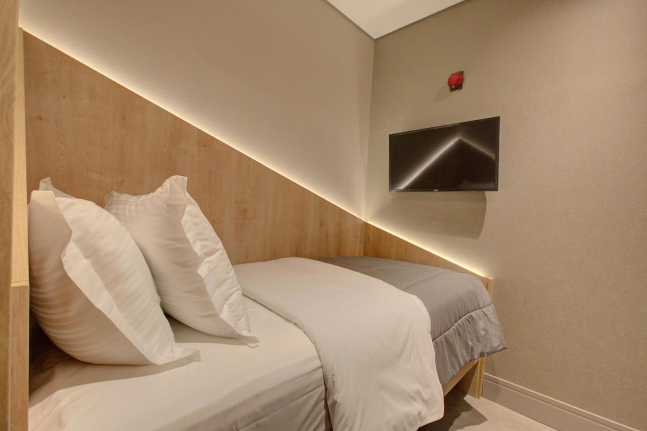 Fast Sleep Suites By Slaviero Hoteis - Hotel Dentro Do Aeroporto De Guarulhos - Terminal 2 - Desembarque Oeste מראה חיצוני תמונה