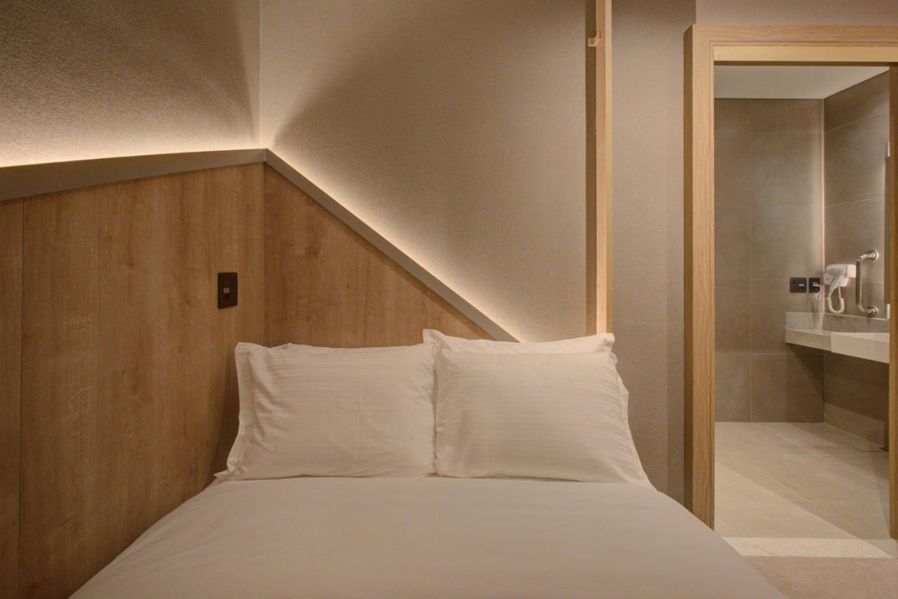 Fast Sleep Suites By Slaviero Hoteis - Hotel Dentro Do Aeroporto De Guarulhos - Terminal 2 - Desembarque Oeste מראה חיצוני תמונה